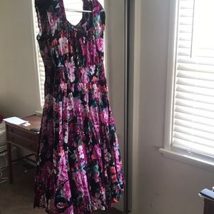 Flower dress gathered at waist
